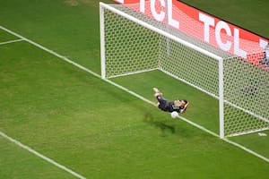 El exárbitro acusó al arquero de “conducta antideportiva” ante el colombiano Yerry Mina