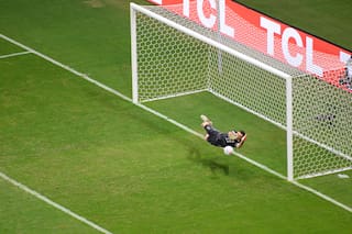 Por qué debió ser expulsado Dibu Martínez: el posteo de Castrilli que se volvió viral