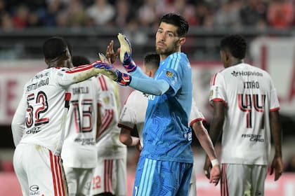 El exarquero de Boca Juniors tuvo un error y Athletico Paranaense lo aprovechó para ponerse en ventaja (Foto: JUAN MABROMATA / AFP)