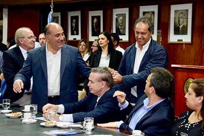 El excandidato presidencial de Cristina Kirchner estuvo en el acto del "peronismo federal"