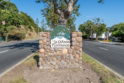El exclusivo barrio de La Cañada Flintridge se ubica a unos 20 minutos del Dodger Stadium y al norte de Los Angeles