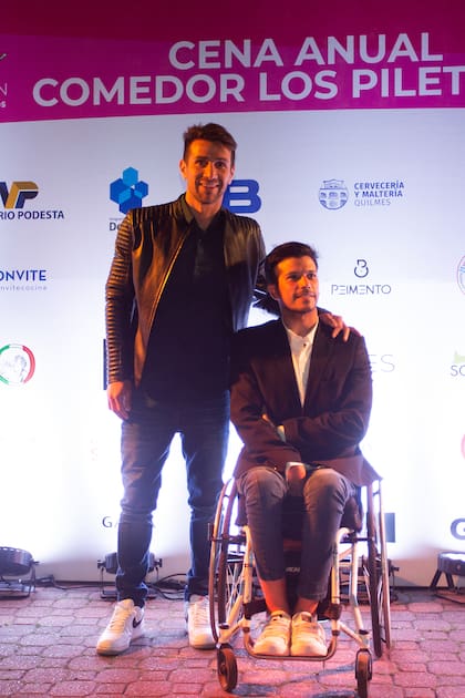 El exfutbolista Leonardo Ponzio junto al piloto de automóviles Juani Nimo