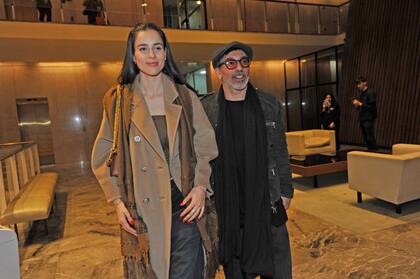 El exfutibolista Ezequiel Lavezzi junto a su novia, Guadalupe Tauro