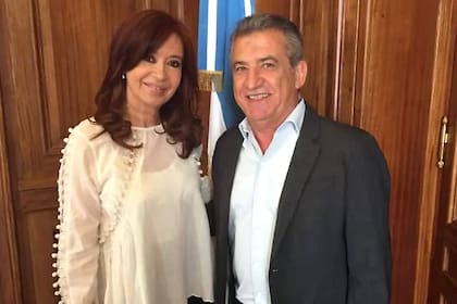 El exgobernador de Entre Ríos Sergio Urribarri junto a la expresidenta Cristina Kirchner