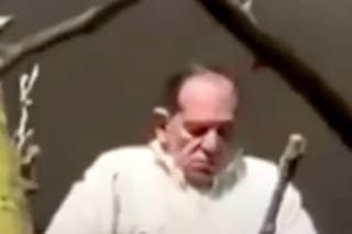 Alperovich salió a fumar al balcón y desató polémica, pero la Justicia no ve impedimentos