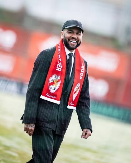 El exjugador de la selección de Brasil sonríe: compró un club en Portugal y se ilusiona con volver a jugar