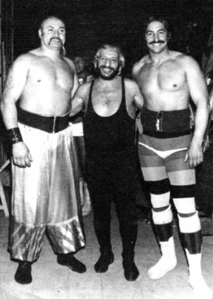 El exluchador, durante su participación en Titanes en el Ring junto a Martín Karadagián y otro de los participantes del programa