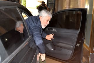 De Vido se entregó a la Justicia, quedó detenido y ya fue trasladado al penal de Ezeiza