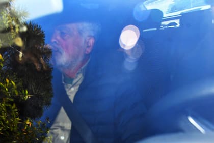 El exministro Julio de Vido llegando a los tribunales de Retiro, a las 8 de la mañana.