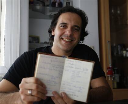 El experto en tecnología Alejandro Sewrjugin usa agenda de papel