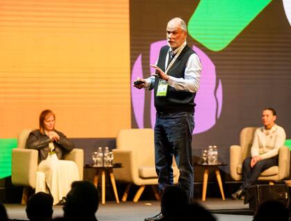 El experto Juca Moraes Sa desembarca con resultados sobre captura de carbono en esquemas productivos comparados con biomas naturales