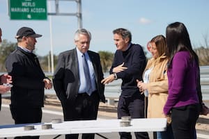 El expresidente Alberto Fernández con el exministro de Obras Públicas Gabriel Katopodis, uno de los mencionados en el escándalo de los seguros