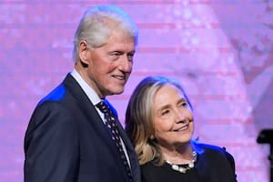 Bill y Hillary Clinton testifican ante un comité del Congreso por el caso Epstein