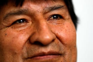 El ganador de la primera vuelta electoral en Bolivia promete no dejar a Evo Morales escapar de la ley