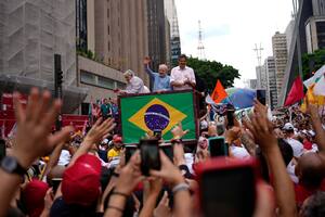 Lula, entre la “caminata de la victoria”, Pepe Mujica y la final de la Libertadores