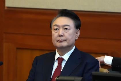 El expresidente de Corea del Sur, Yoon Suk Yeol, asiste a su audiencia de juicio político en la Corte Constitucional de Corea del Sur, el 11 de febrero de 2025, en Seúl, Corea del Sur