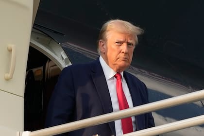 El expresidente Donald Trump en el Aeropuerto  Internacional Hartsfield-Jackson en Atlanta el 24 de agosto de 2023.  (Foto AP /Alex Brandon)