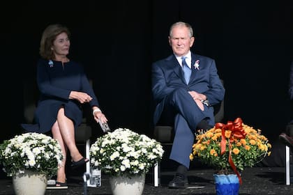 El expresidente George W. Bush y su mujer, Laura Bush, en el homenaje en Shanksville