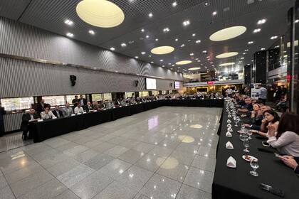 El expresidente Mauricio Macri estuvo en la Bolsa de Comercio de Rosario