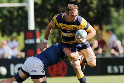 El expuma Leonardo Senatore, en acción contra Hindú.