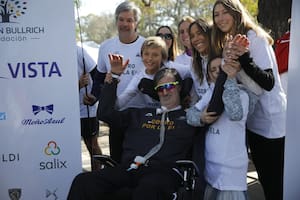 Ayudado por sus amigos, Esteban Bullrich completó los 21k de Buenos Aires