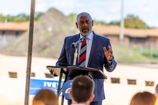 Rebelión contra Ron DeSantis: quién es el exsheriff que lo enfrenta y quiere ser el próximo gobernador