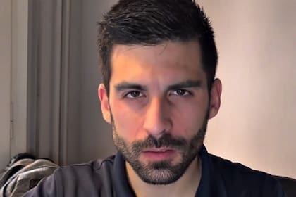 El exteniente de fragata Carlos Quintela Dansey, que dejó la Armada hace un año y medio y ahora reside en España, donde se dedica a la venta de celulares