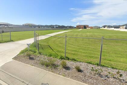 El extenso terreno donde se ubica la casa