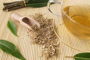 El extracto de corteza de sauce contiene vitaminas como la C, B1 y B2