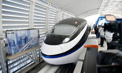 El fabricante de autos BYD y el gigante de telecomunicaciones Huawei desarrollaron en conjunto Yungui, un sistema de monorriel autónomo. Twitter: @xinhua_hindi