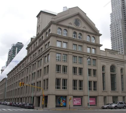 El Faena Arts Center está en Puerto Madero y fue una de las 50 locaciones de la serie