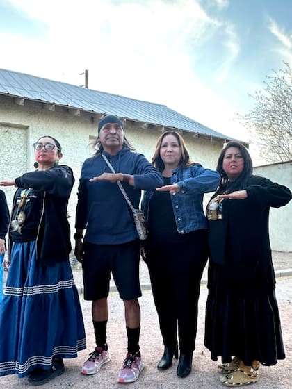 El fallecido congresista, quien representó al distrito 7 de Arizona durante 22 años, fue un defensor clave del medio ambiente, los derechos de los pueblos originarios y las tierras públicas, legado que continúa su hija