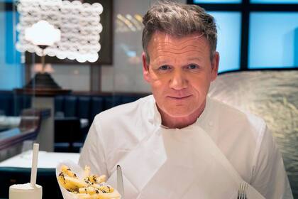 El famoso chef británico Gordon Ramsay prepara los mejores cortes del mundo