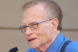 Murió Larry King, la primera gran estrella periodística de la TV globalizada