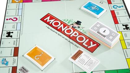 El famoso juego Monopoly incorpora nuevas fichas: pato de goma, dinosaurio y pingüino