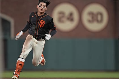 El famoso jugador de los San Francisco Giants fue demorado en el Aeropuerto de Los Ángeles por agentes de CBP por olvidar sus documentos en Corea del Sur