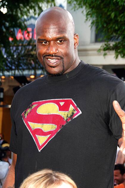 El fanatismo por Superman de la leyenda de la NBA Shaquille O’Neal lo llevó a apodarse como el superhéroe y a llevar la “S” de su insignia en remeras, cuadros, la decoración en su ex mansión de Florida, sus autos de lujo y hasta en un tatuaje en su brazo.