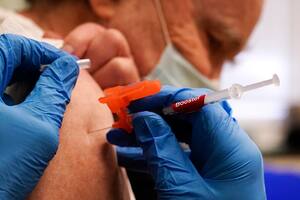 La combinación de vacuna e infección natural por coronavirus puede generar “superinmunidad”