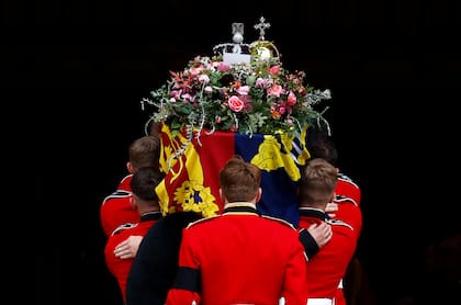 El féretro de la reina Isabel II en el día de su funeral