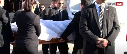 El féretro de "Locomotora" ingresando a la Legislatura de Santa Fe