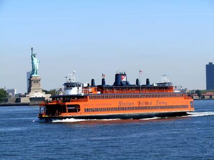 El ferry Staten Island es gratuito, pasa cerca de la Estatua de la Libertad y funciona las 24 horas del día (Instagram/@miradormundialviajes)