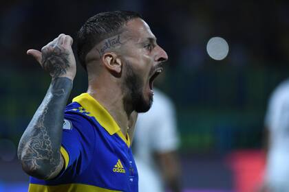 El fervoroso festejo de Benedetto tras convertir el 1-0 de Boca contra Patronato en la Supercopa Argentina