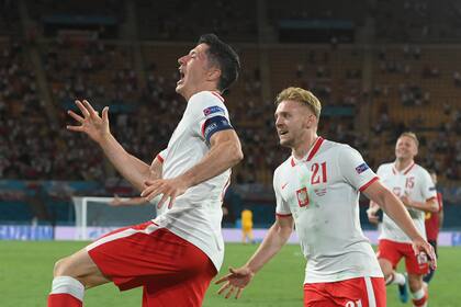 El festejo alocado de Robert Lewandowski, nave insignia y emblema del seleccionado polaco, que rescató un gran resultado contra España al igualar 1-1 en Sevilla por la Euro 2020.