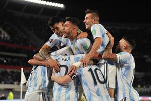 En un partidazo, la Argentina goleó 3-0 a Uruguay en el Monumental