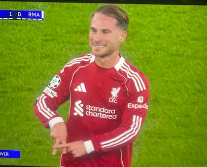 El festejo de Alexis dedicado a su hija Alaia (Foto: X)