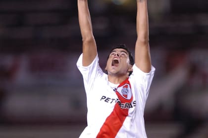 El festejo de Bou, autor del primer gol aquella noche