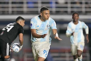 El poder de Gremio aplastó con una goleada a la pobre realidad de Deportivo Riestra