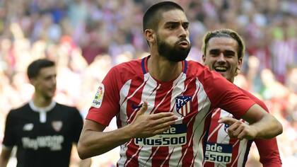 El festejo de Carrasco, atrás lo sigue Griezmann