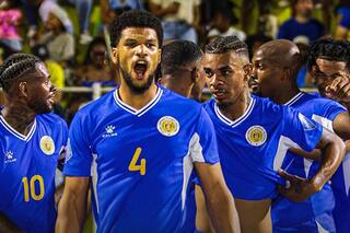 La selección de una isla del Caribe que está a un paso de jugar el Mundial con plantel y DT europeos