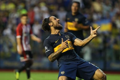 El festejo insignia de Daniel Osvaldo tras su primer gol en Boca
